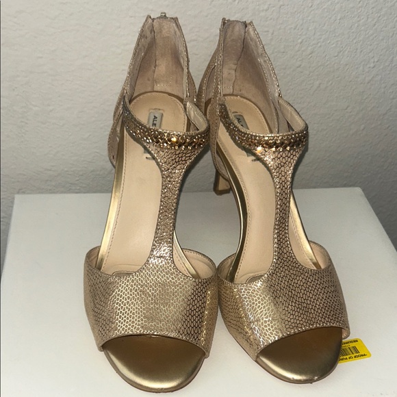 Alex Marie Shimmering Gold Heels - Picture 6 of 9